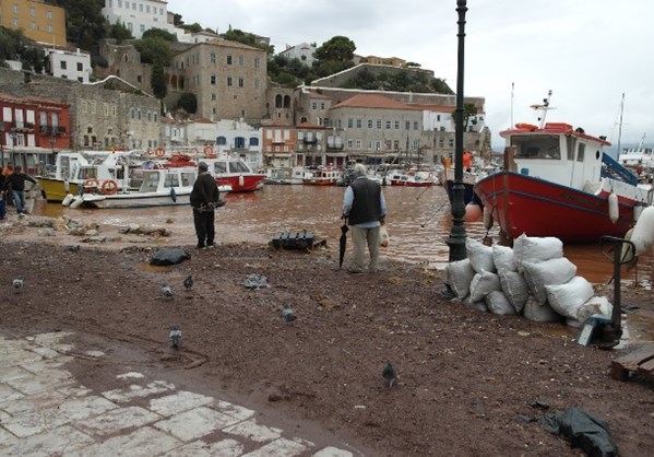 Σε Κατάσταστη Έκτακτης Ανάγκης η Ύδρα.